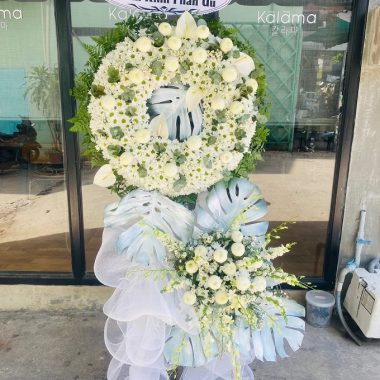 Lựa chọn hoa chia buồn phù hợp với tín ngưỡng tôn giáo của người đã khuất