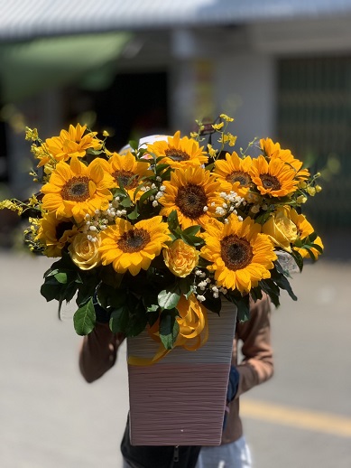 Valentine Đen – Độc thân thì đã sao, hoa vẫn phải thật đẹp!